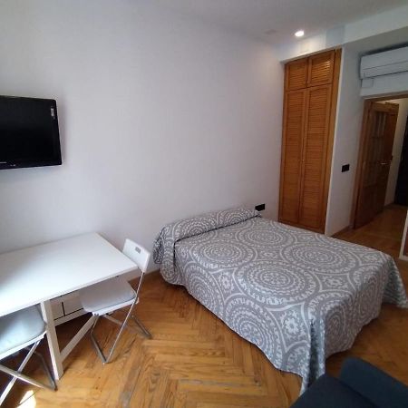 Estudio - Puerta Del Sol Madrid Exterior photo